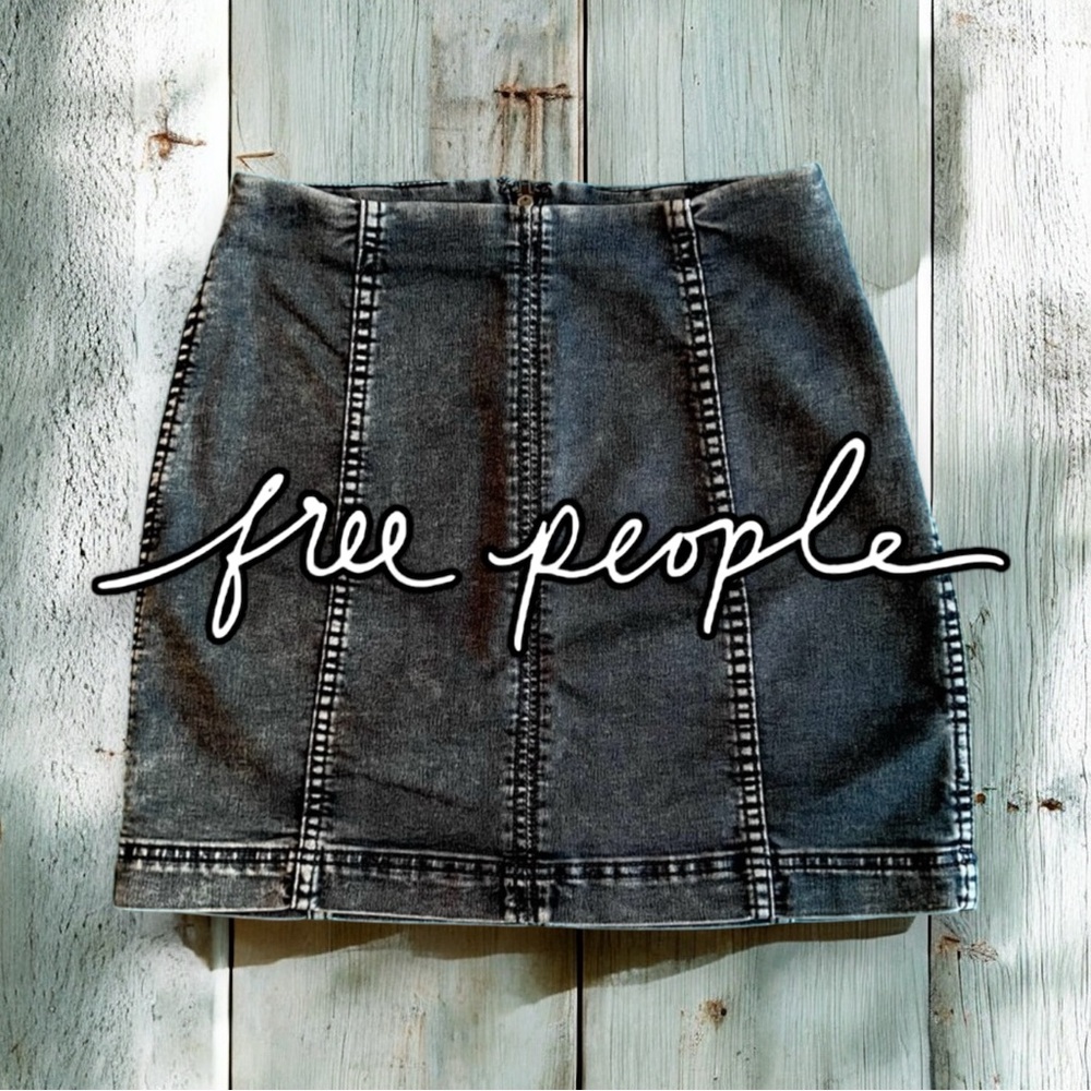 Free People Jean Skirt Size 4. Grey distressed denim. Stretchy and comfortable!